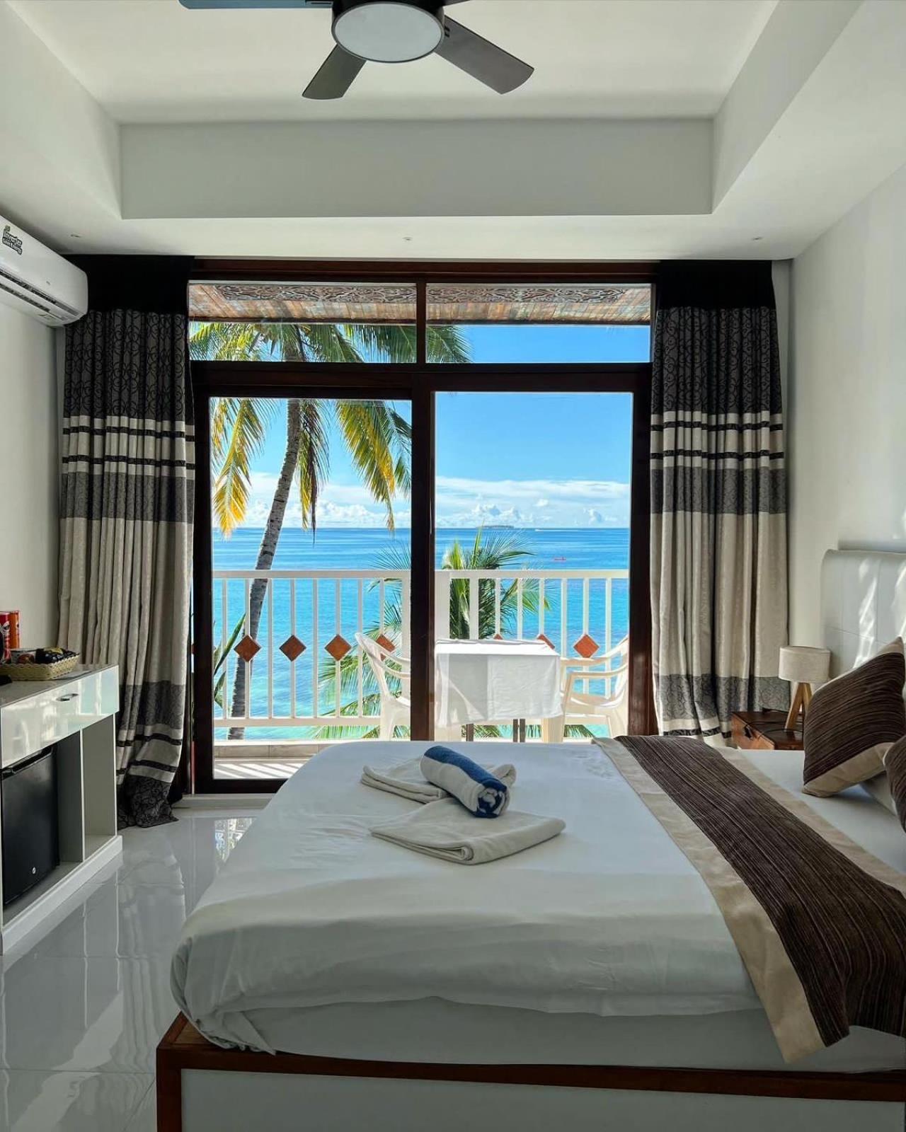 Heron Beach Hotel - The Best Maldivian Getaway In Dhiffushi,Maldives Ngoại thất bức ảnh