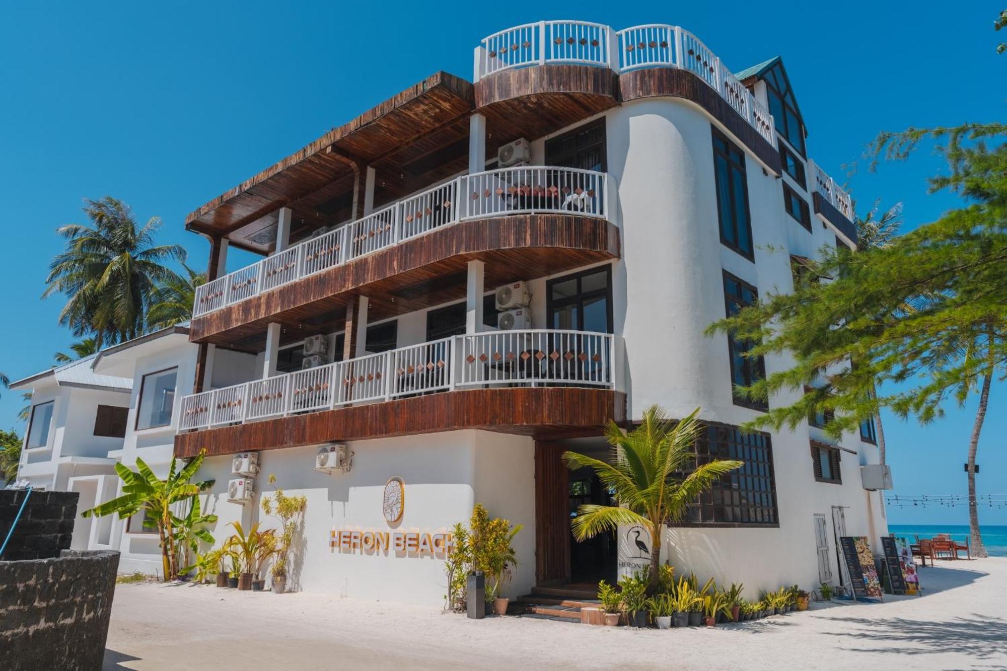 Heron Beach Hotel - The Best Maldivian Getaway In Dhiffushi,Maldives Ngoại thất bức ảnh