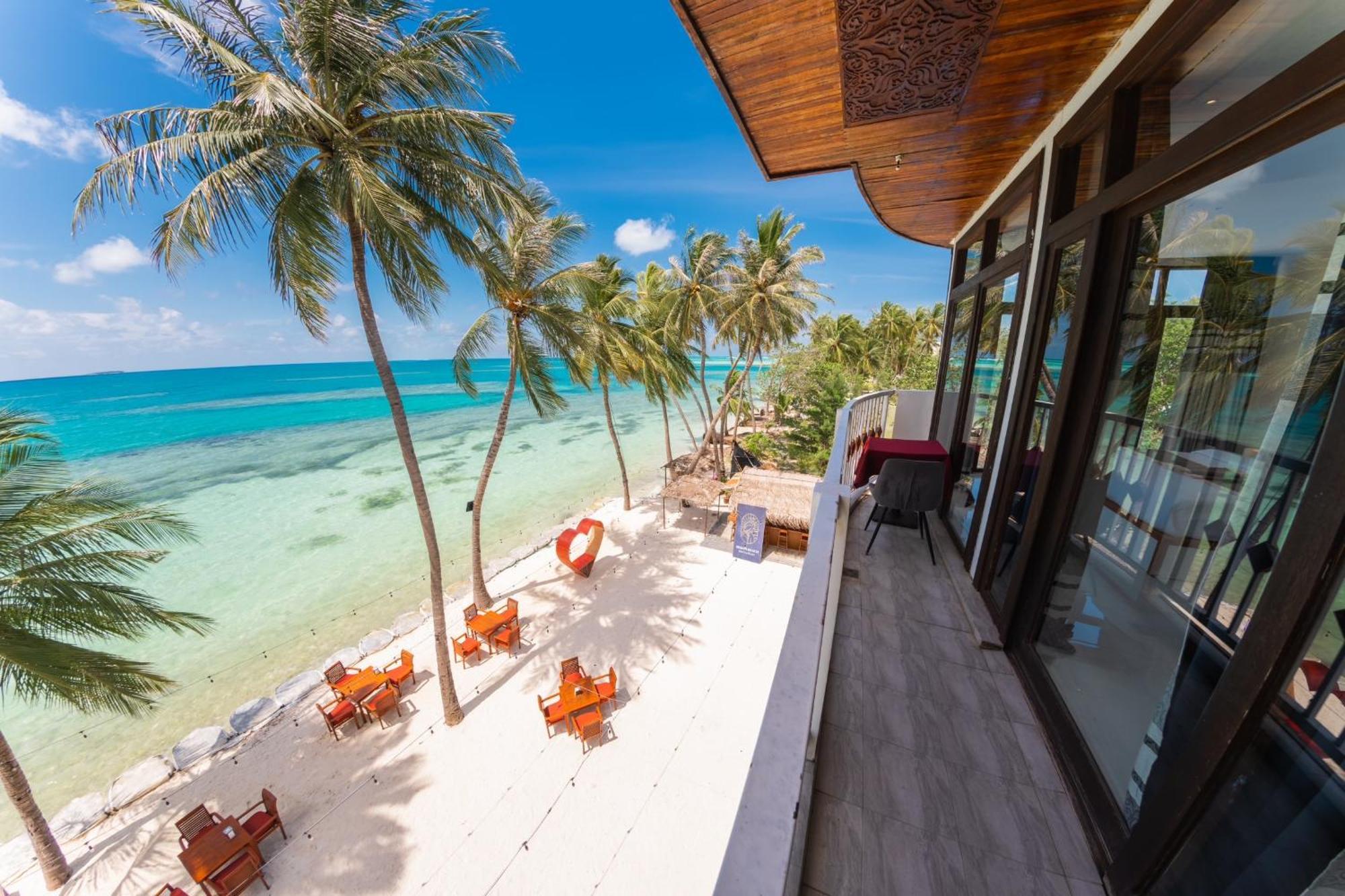 Heron Beach Hotel - The Best Maldivian Getaway In Dhiffushi,Maldives Ngoại thất bức ảnh